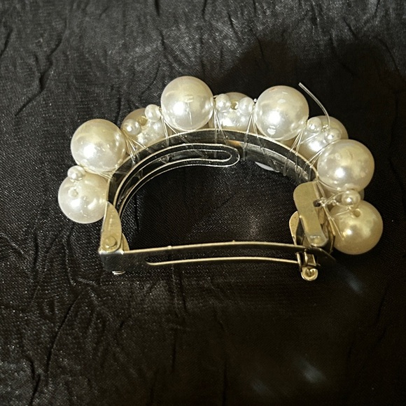 Vintage Pearl Ponytail Holder - Picture 4 of 5